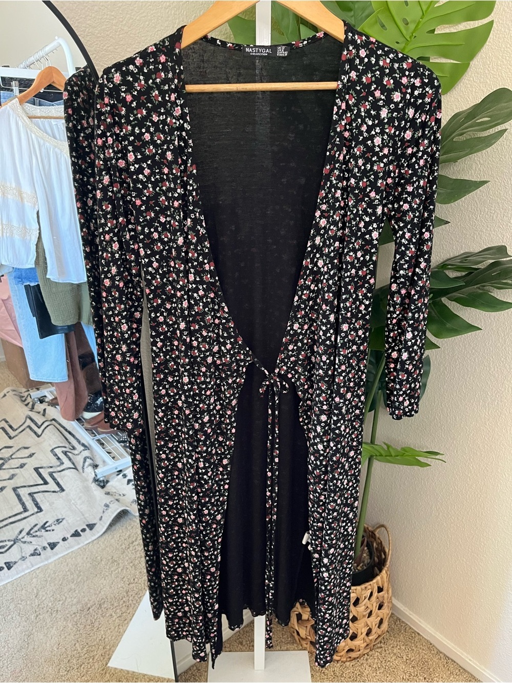 🌸 Nasty Gal Black Floral Tie Front Long Sleeve Duster Cardigan Size 8